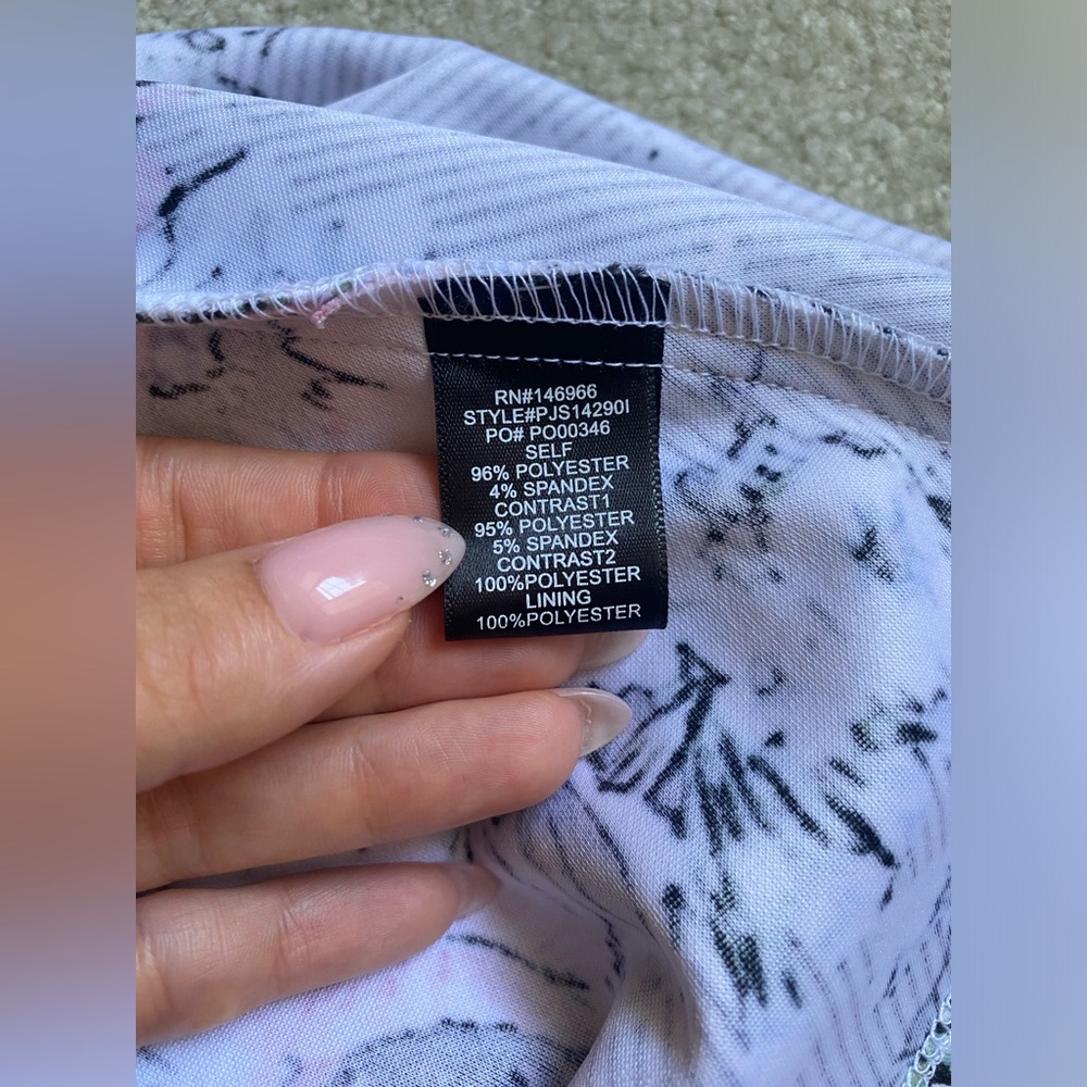 Dress size 3 USA Black top with striped and flowery color - Picture 9 of 10
